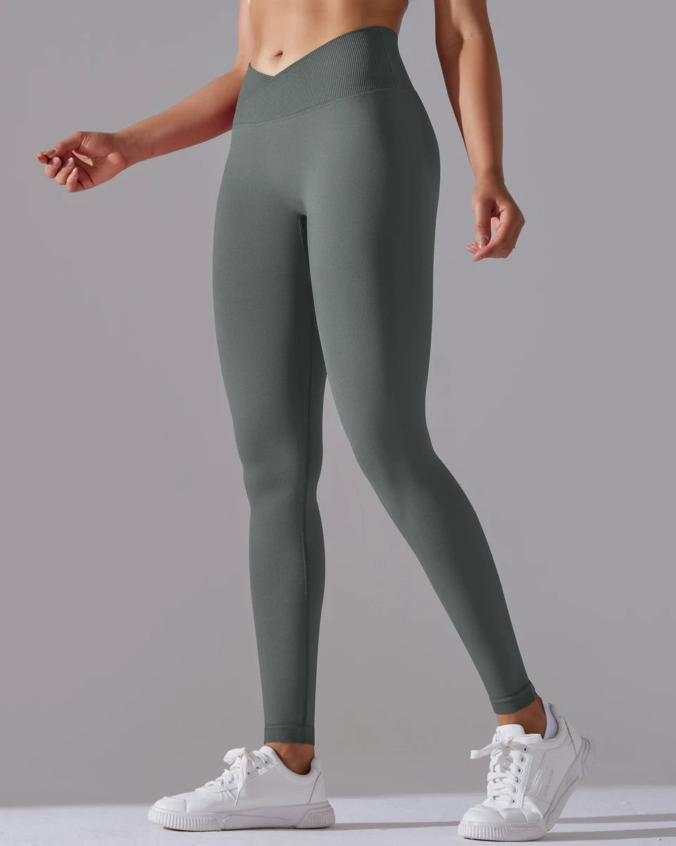 Signature V-Waist Scrunch Leggings vrshAMBITION