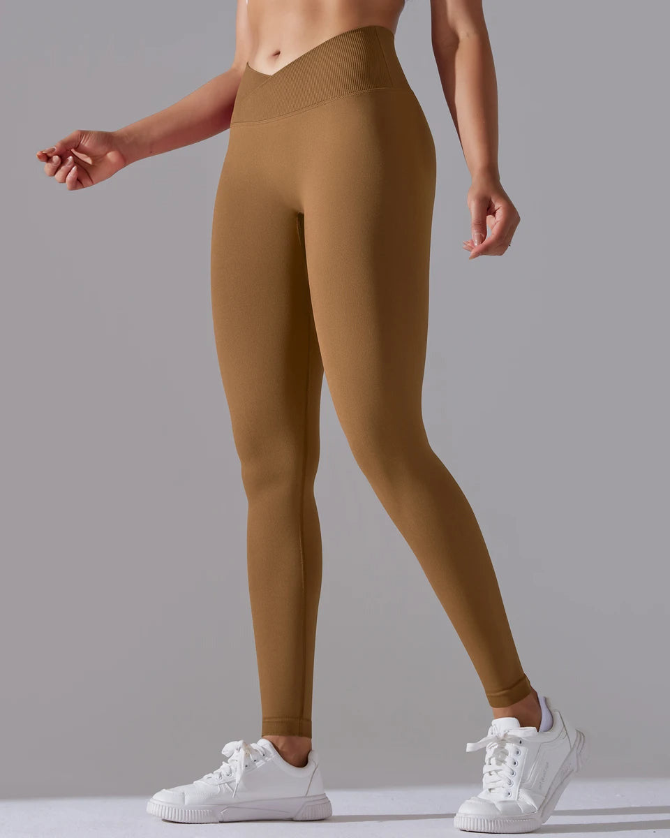 Signature V-Waist Scrunch Leggings vrshAMBITION