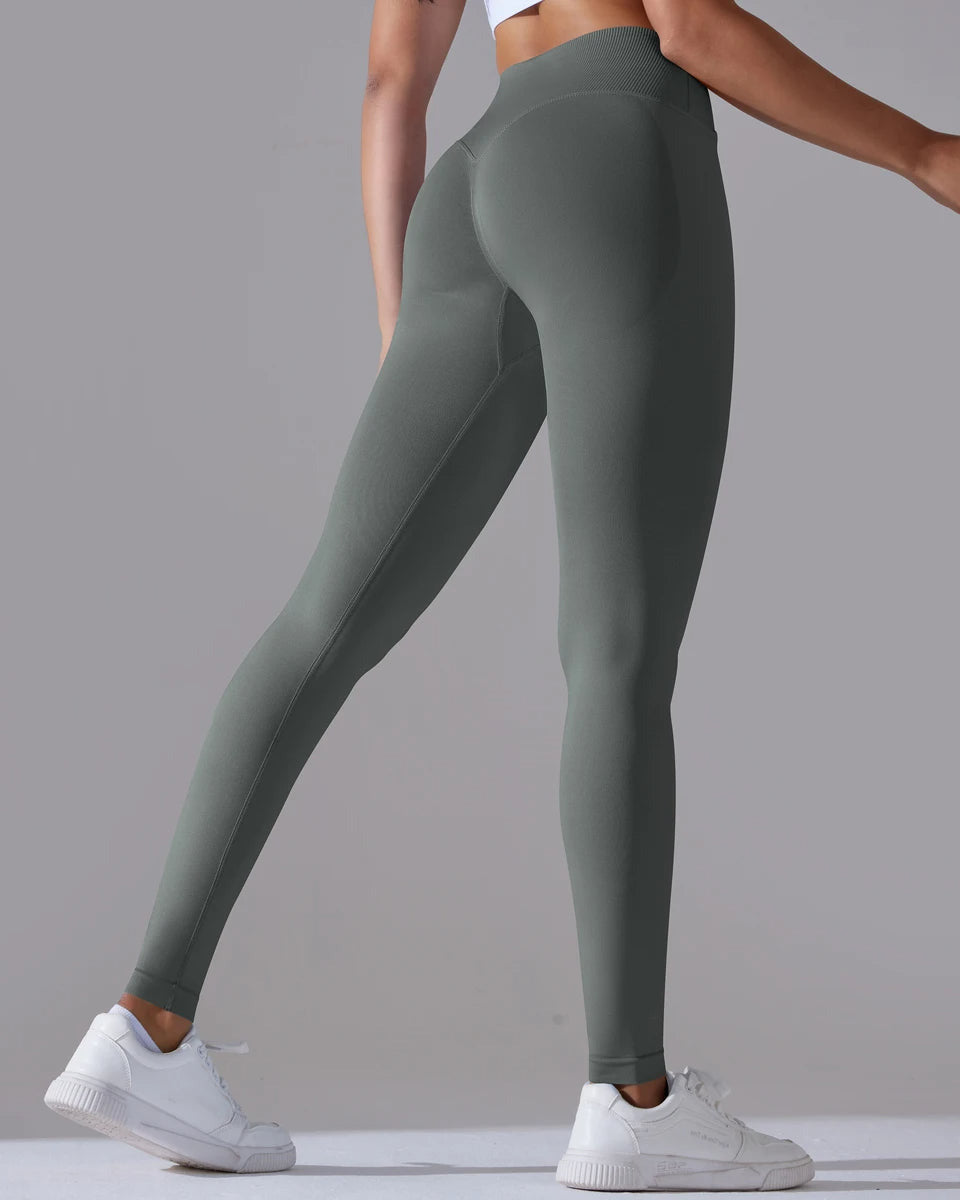 Signature V-Waist Scrunch Leggings vrshAMBITION