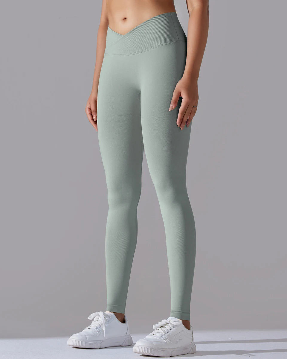 Signature V-Waist Scrunch Leggings vrshAMBITION