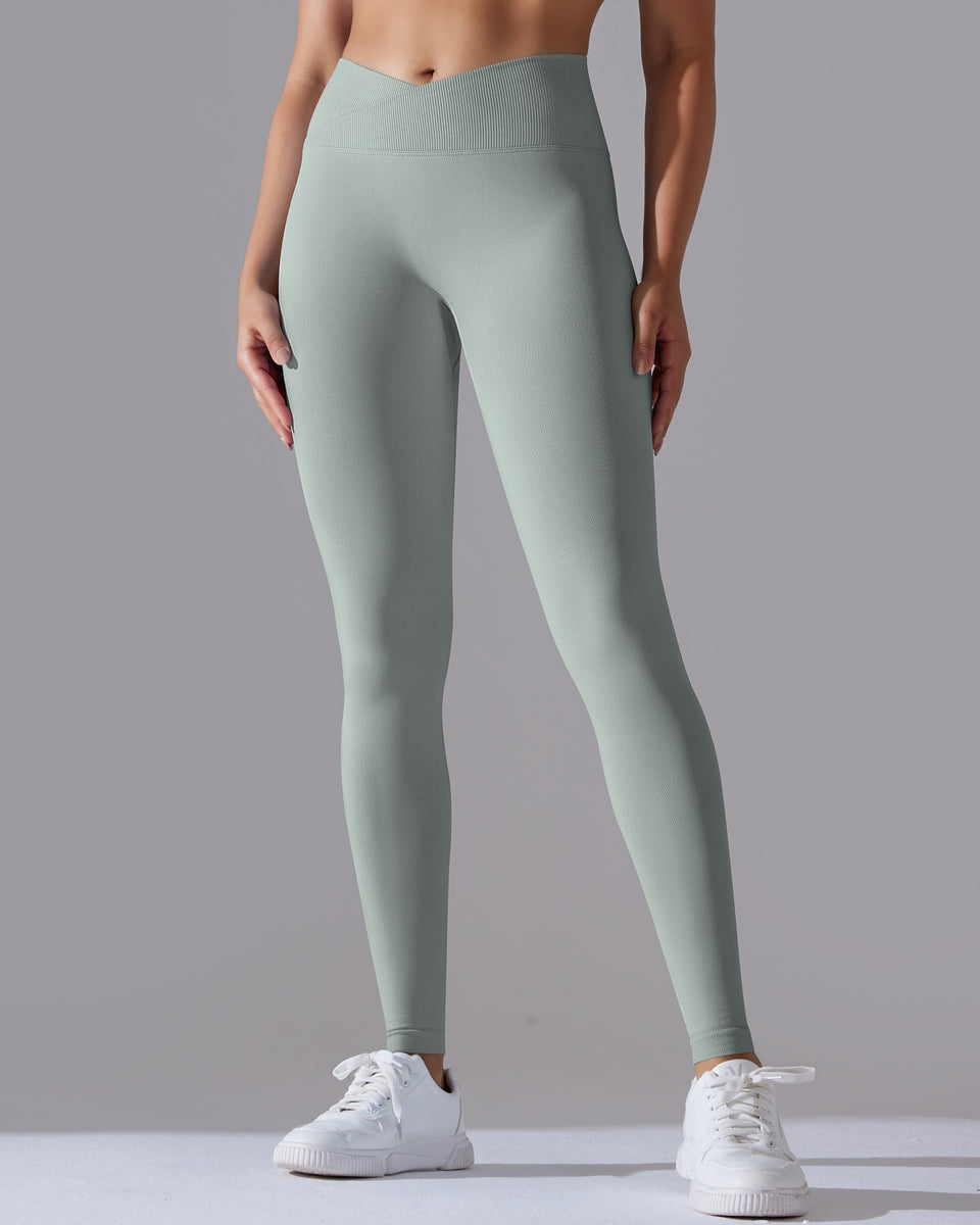 Signature V-Waist Scrunch Leggings vrshAMBITION