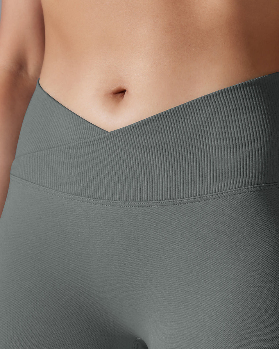 Signature V-Waist Scrunch Leggings vrshAMBITION