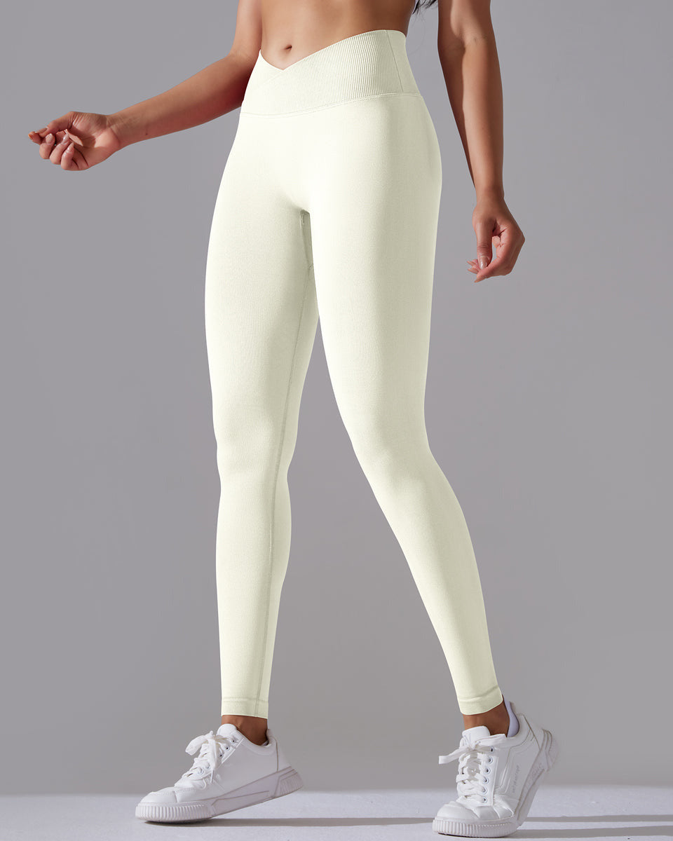 Signature V-Waist Scrunch Leggings