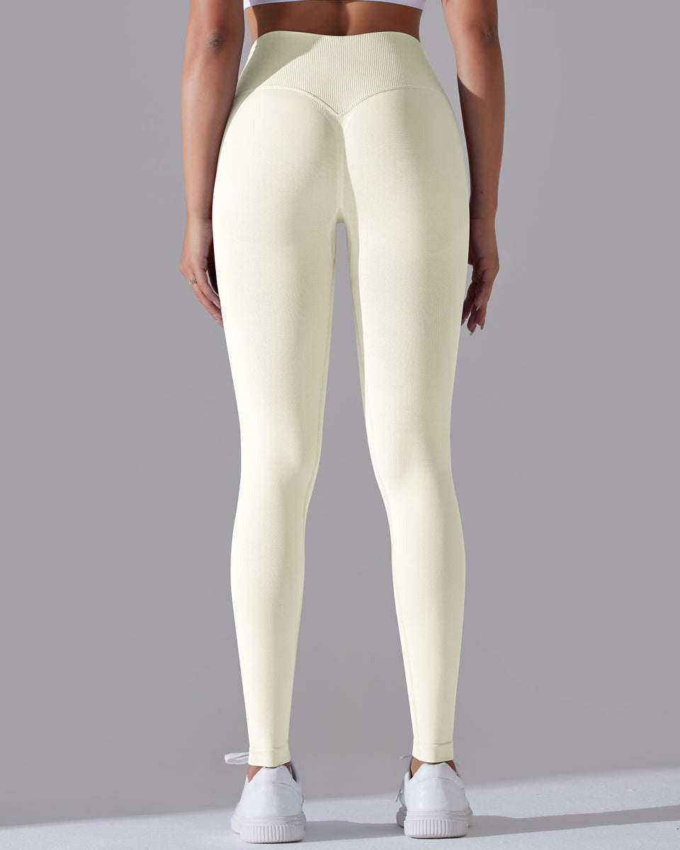 Signature V-Waist Scrunch Leggings vrshAMBITION