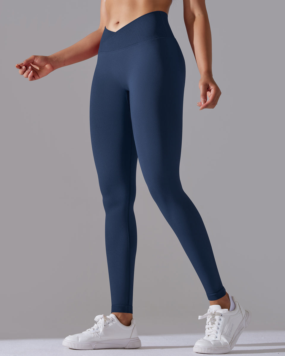 Signature V-Waist Scrunch Leggings vrshAMBITION
