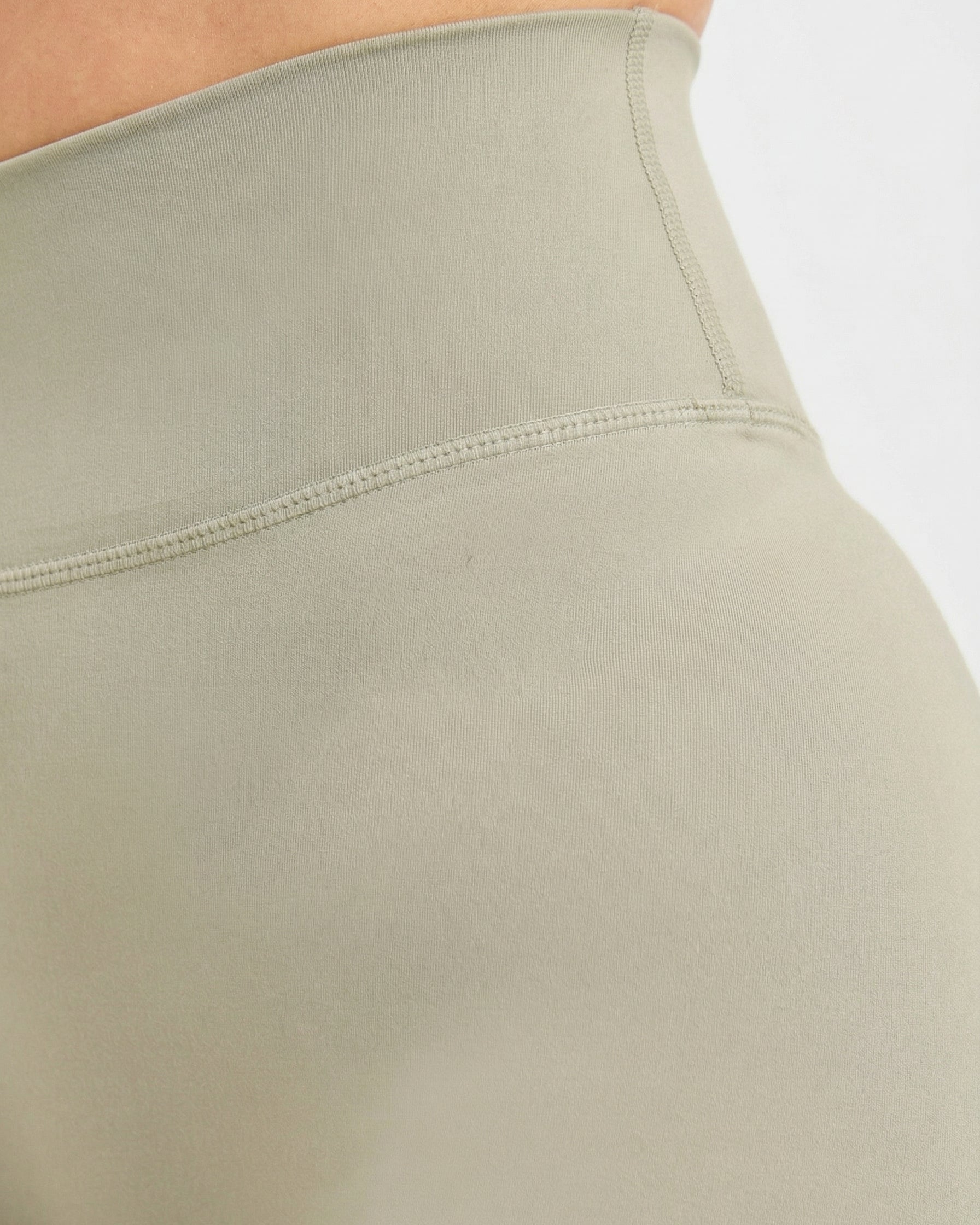 Sleek Seamless Leggings vrshAMBITION