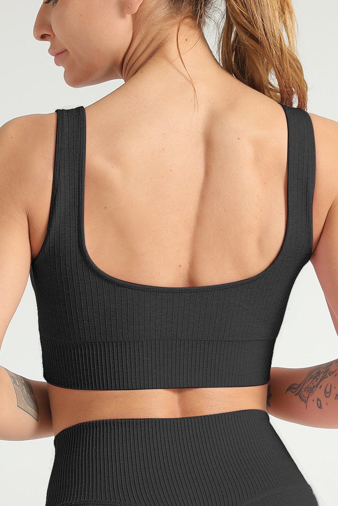 Gerippter Sport BH in schwarz