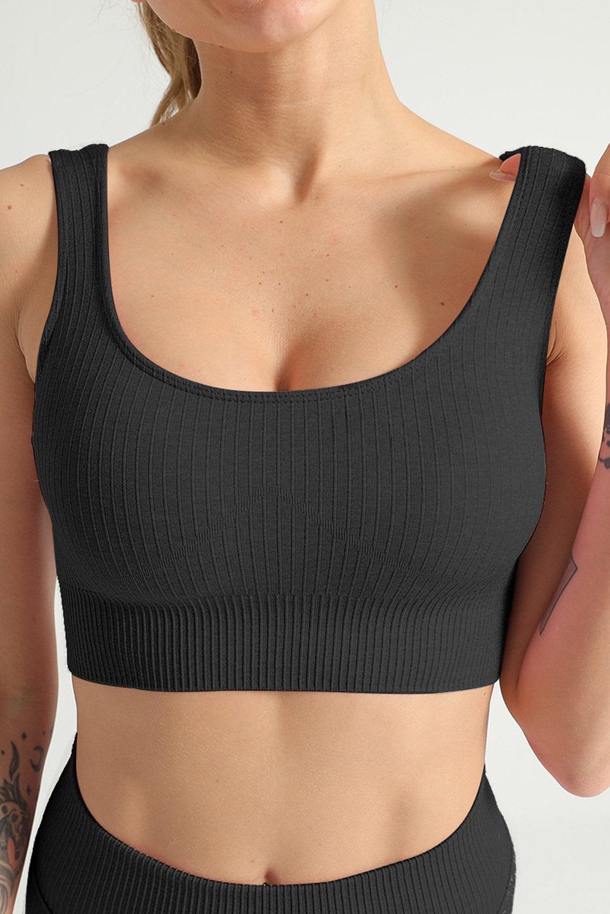 Gerippter Sport BH in schwarz