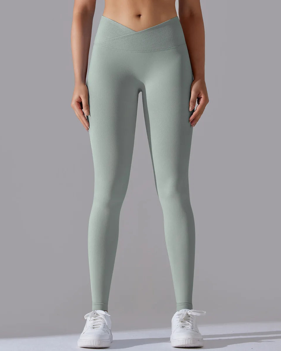 Signature V-Waist Scrunch Leggings