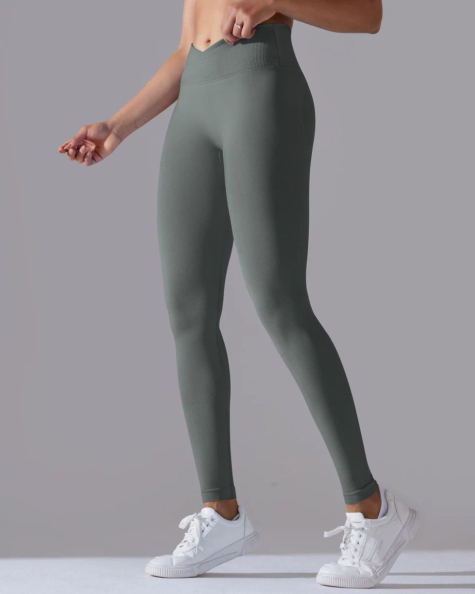 Signature V-Waist Scrunch Leggings