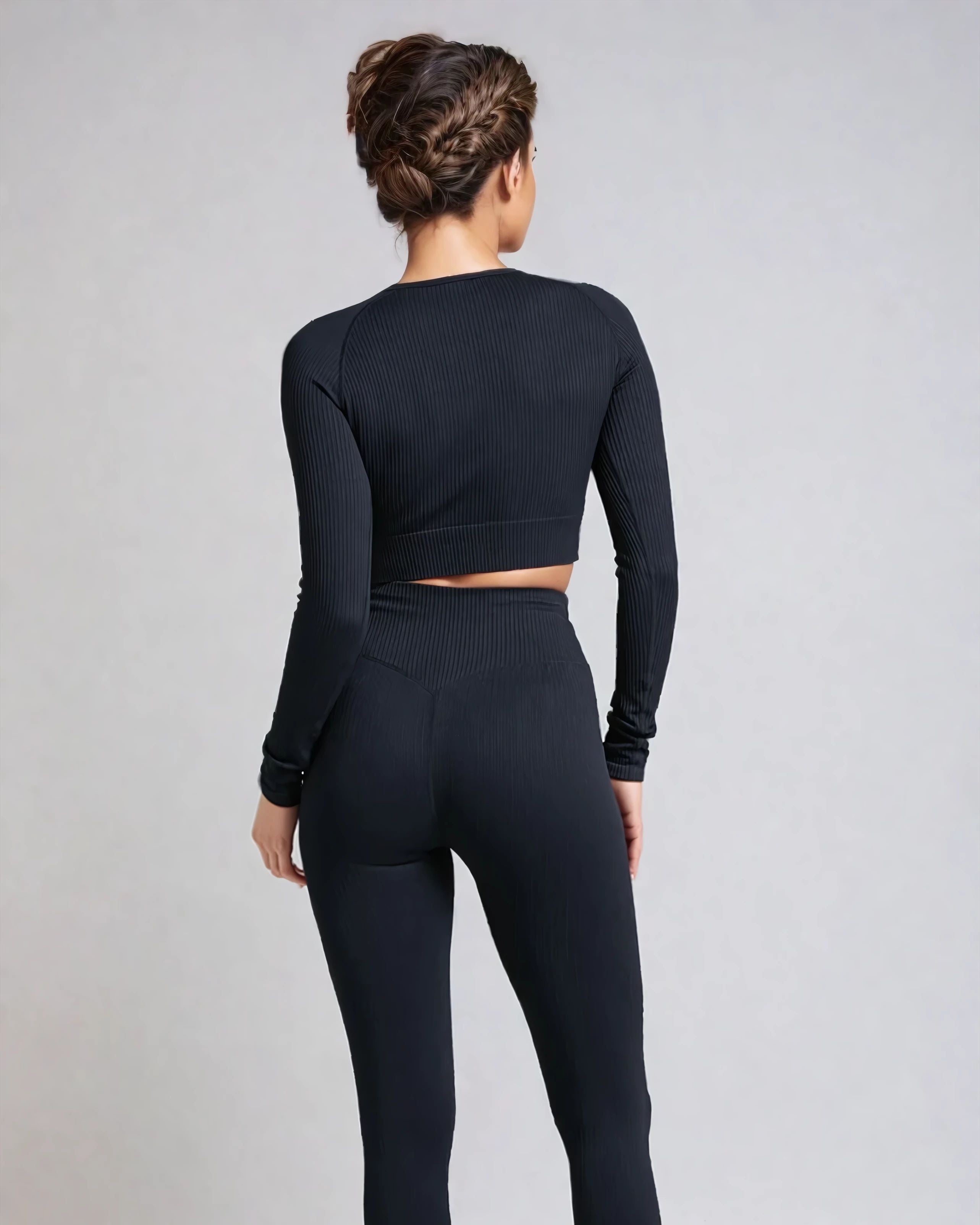 Seamless Rib Long Sleeve Crop Top in black