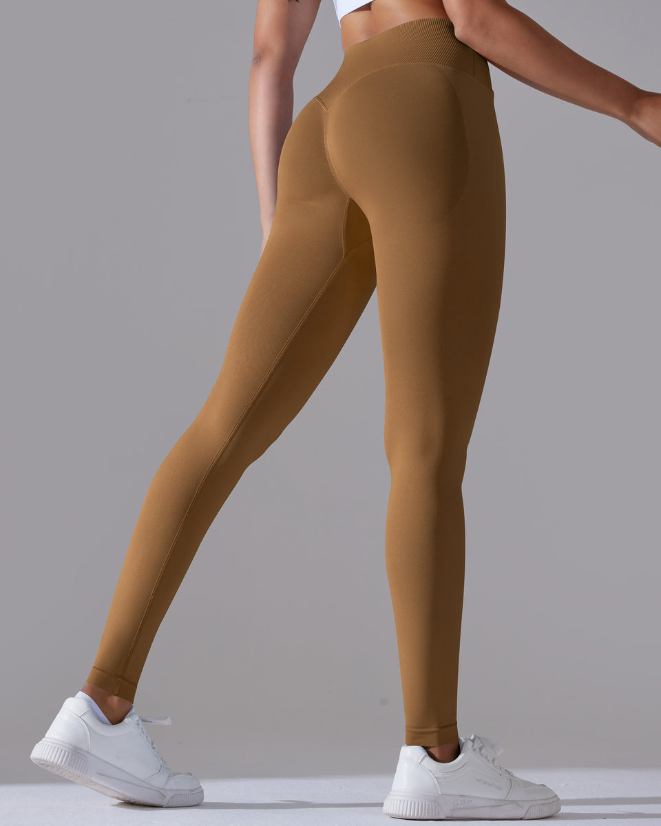 Signature V-Waist Scrunch Leggings vrshAMBITION