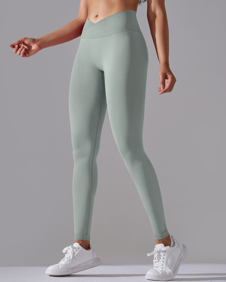 Signature V-Waist Scrunch Leggings vrshAMBITION