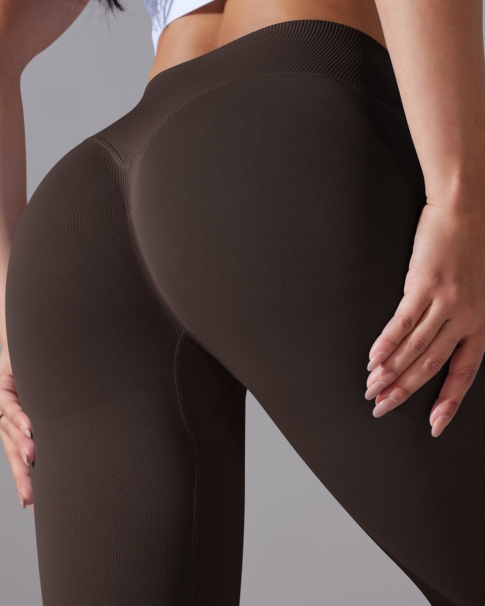 Signature V-Waist Scrunch Leggings vrshAMBITION