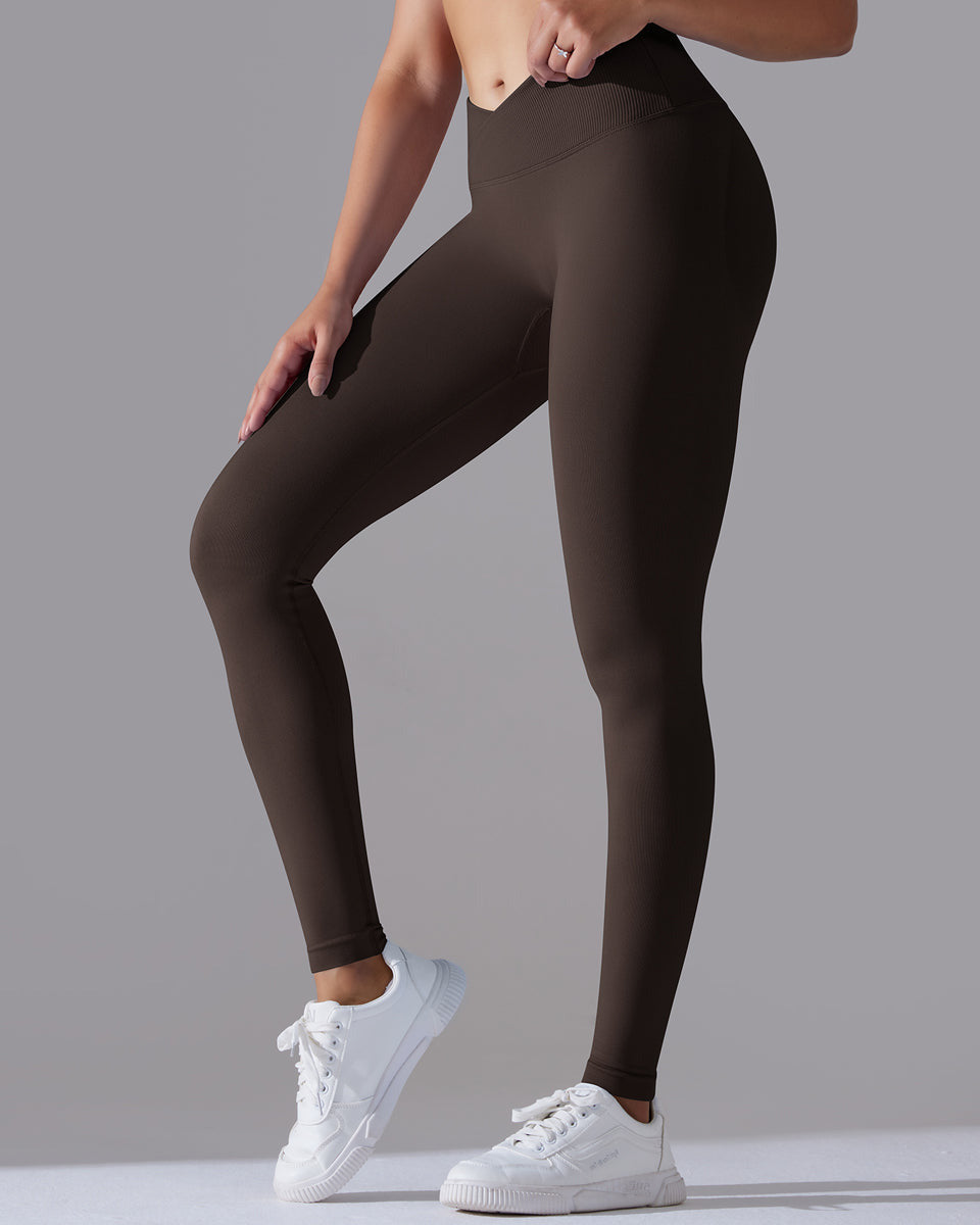 Signature V-Waist Scrunch Leggings