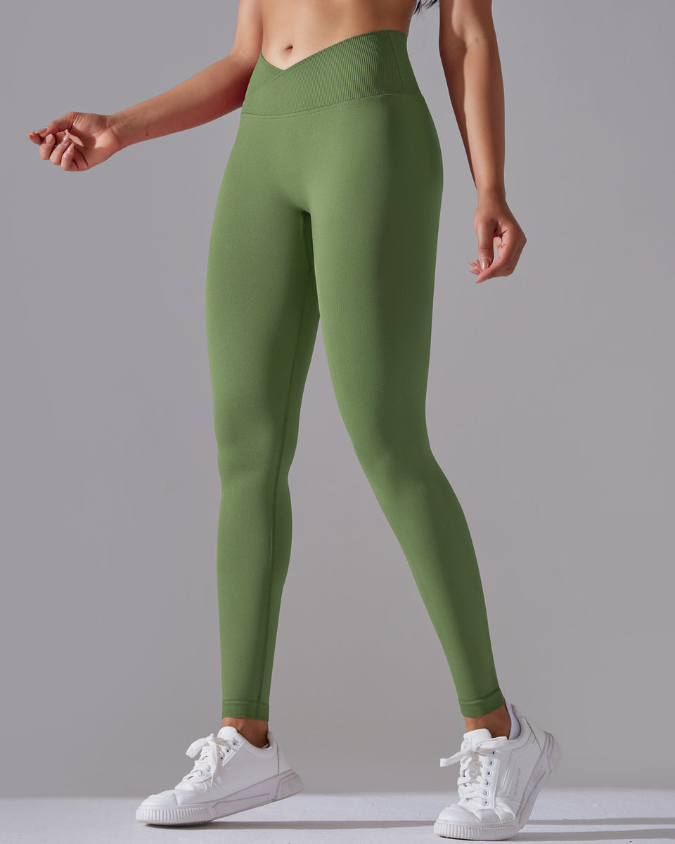 Signature V-Waist Scrunch Leggings vrshAMBITION