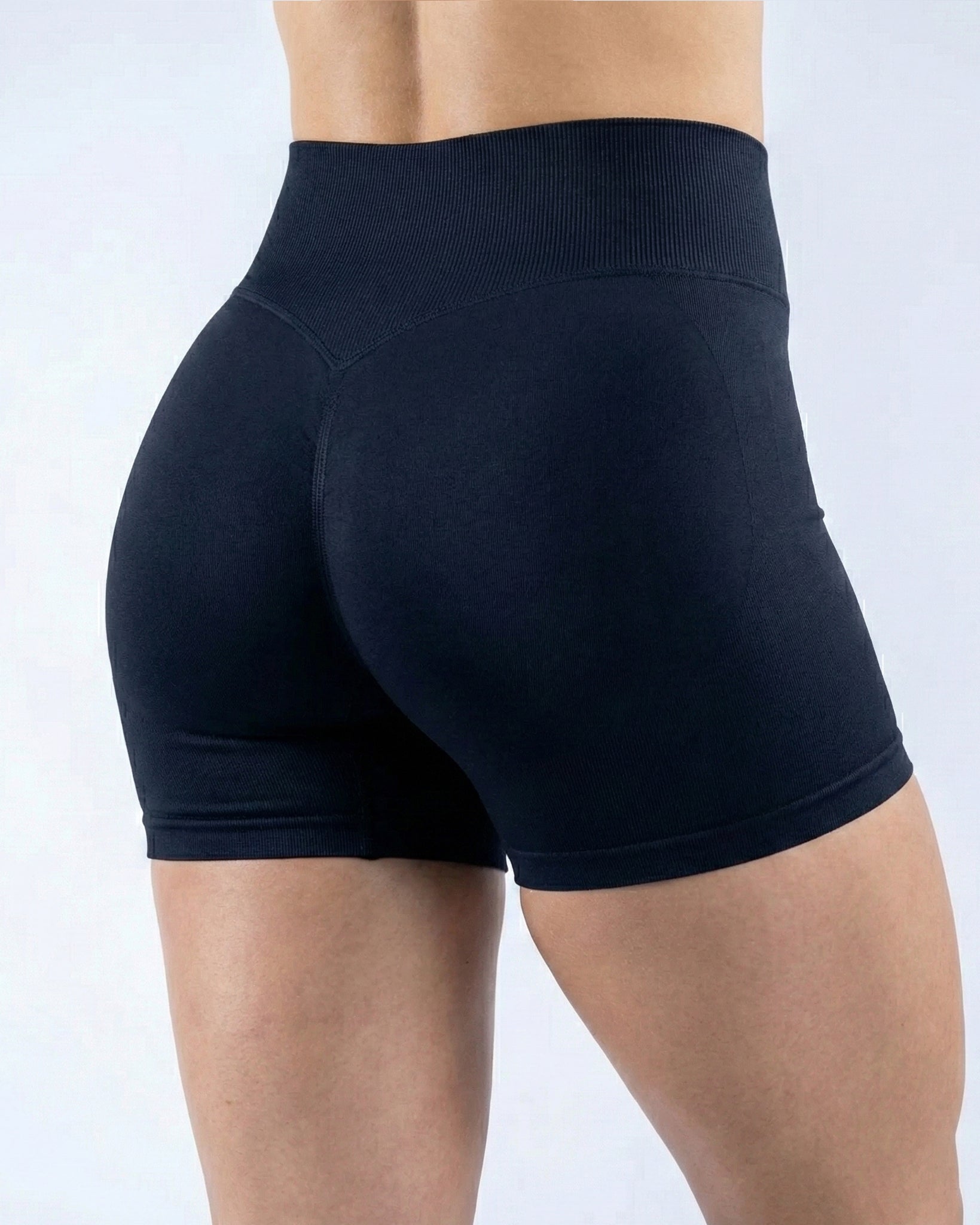 Defined Seamless Scrunch Shorts vrshAMBITION